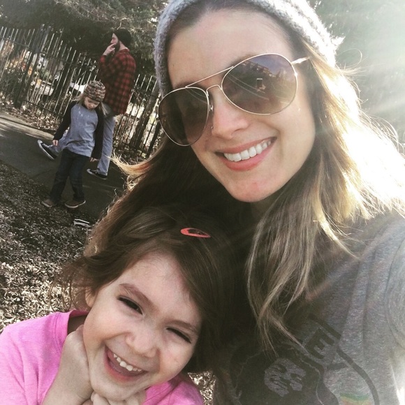 Meet your Posher, Jessica - Picture 3 of 8